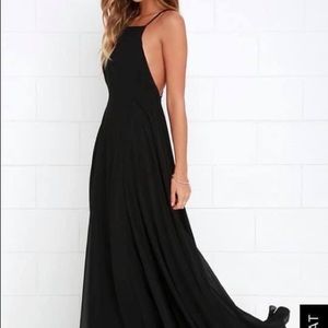 lulu’s black maxi dress size small